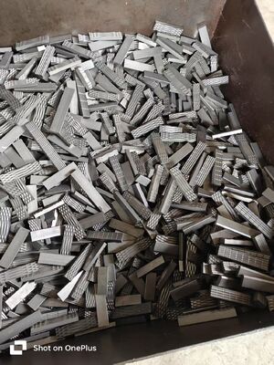 slip, slips, vice jaw strip, grip, grips for drill rod, jaw strip,